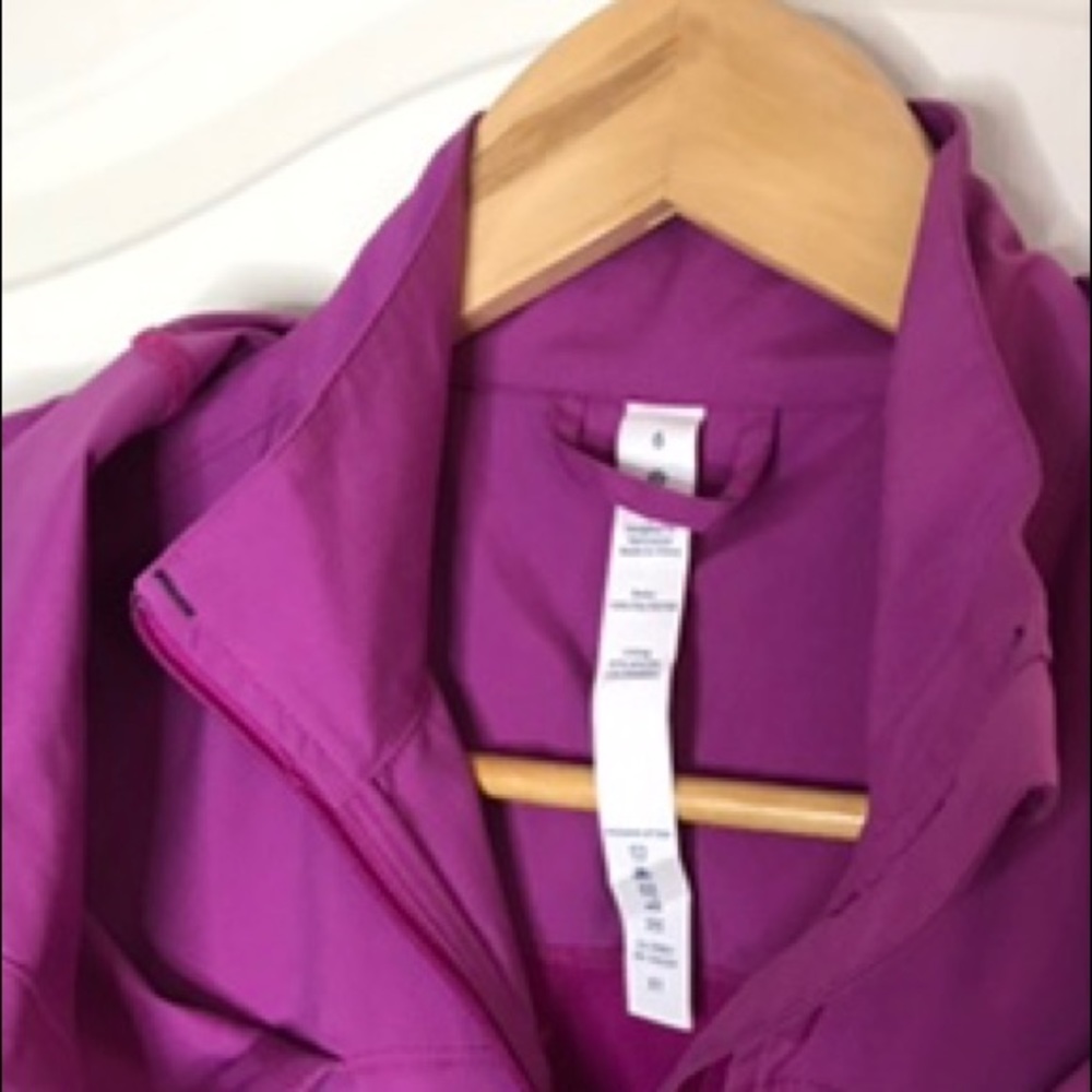 Lululemon Warm Up Vest - Picture 5 of 6